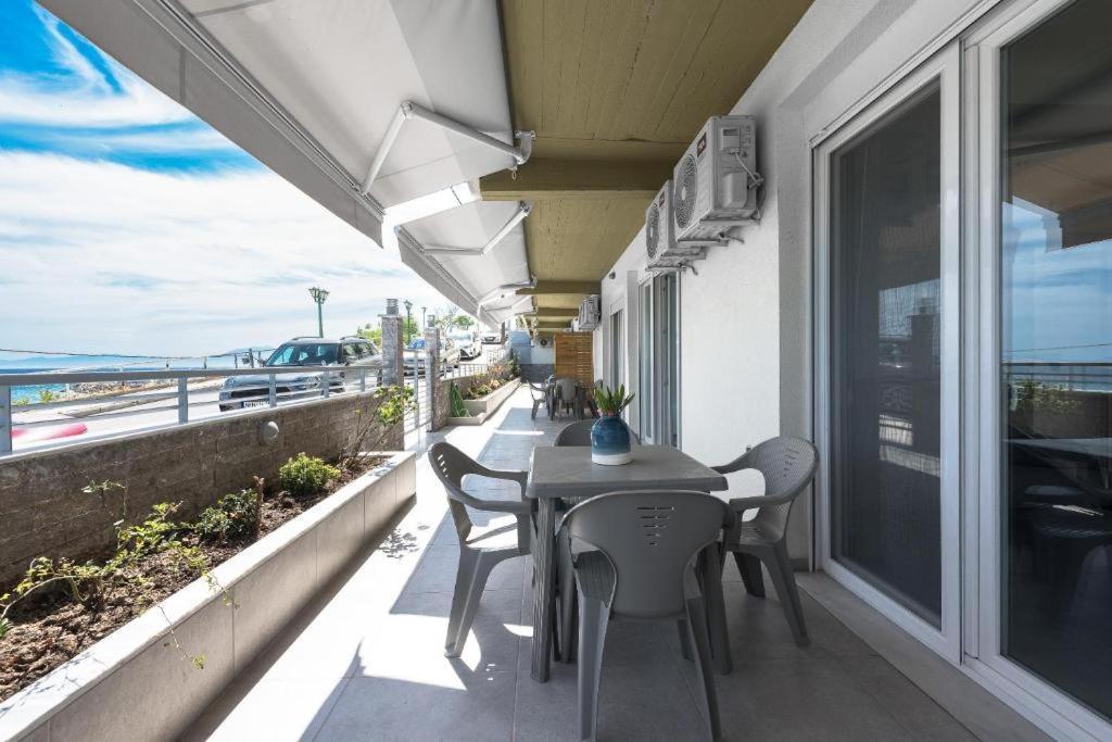 Blue Horizon 5 Apartment Nea Kallikrateia ภายนอก รูปภาพ