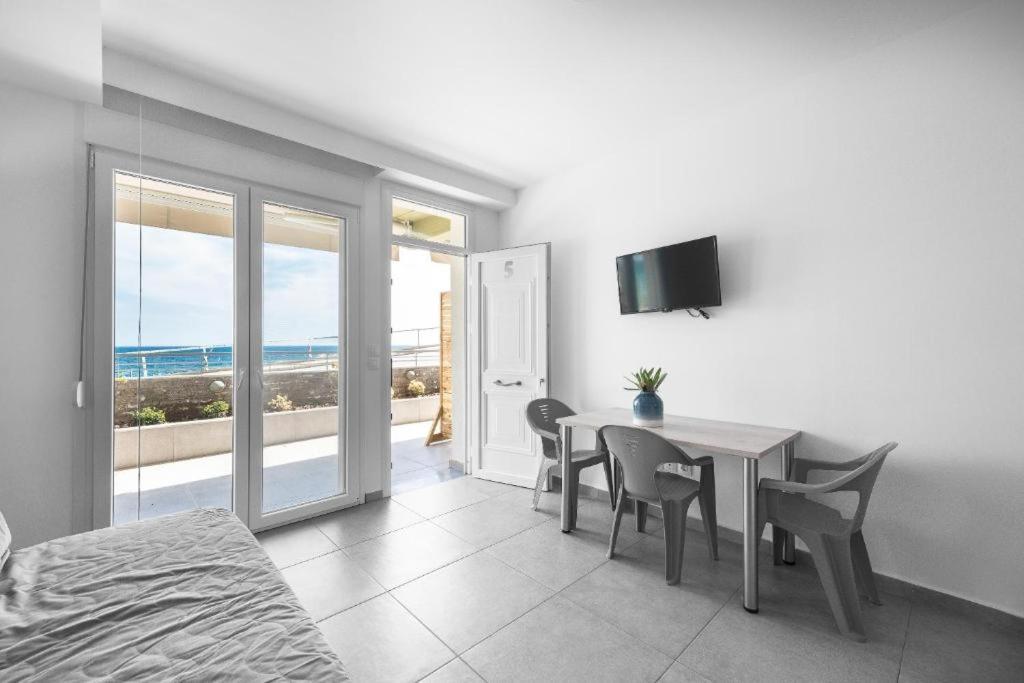 Blue Horizon 5 Apartment Nea Kallikrateia ภายนอก รูปภาพ