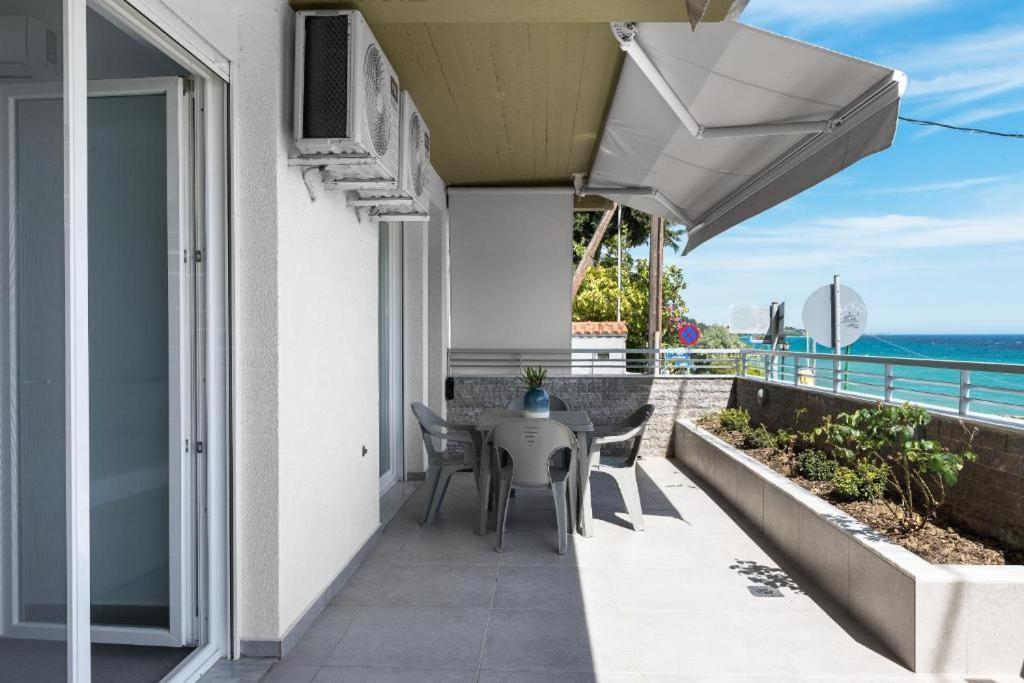 Blue Horizon 5 Apartment Nea Kallikrateia ภายนอก รูปภาพ